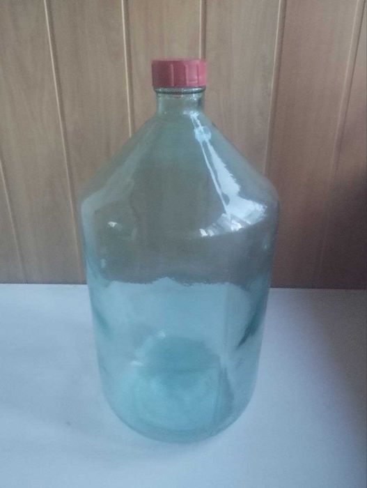 Бутиль для вина 20 л. Банка 10 л.