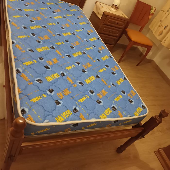 Cama solteiro - colchão NOVO
Desmontada. Transporte a cargo