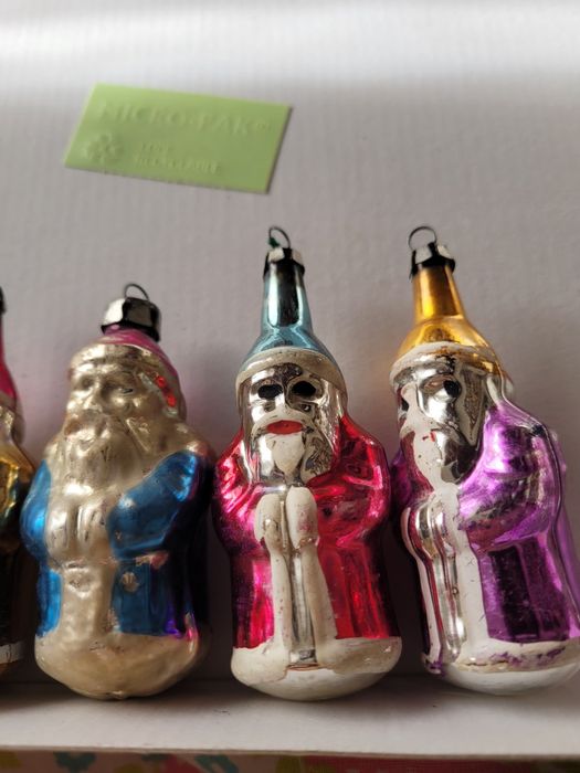 Zestaw szklanych bombek mikołajów prl