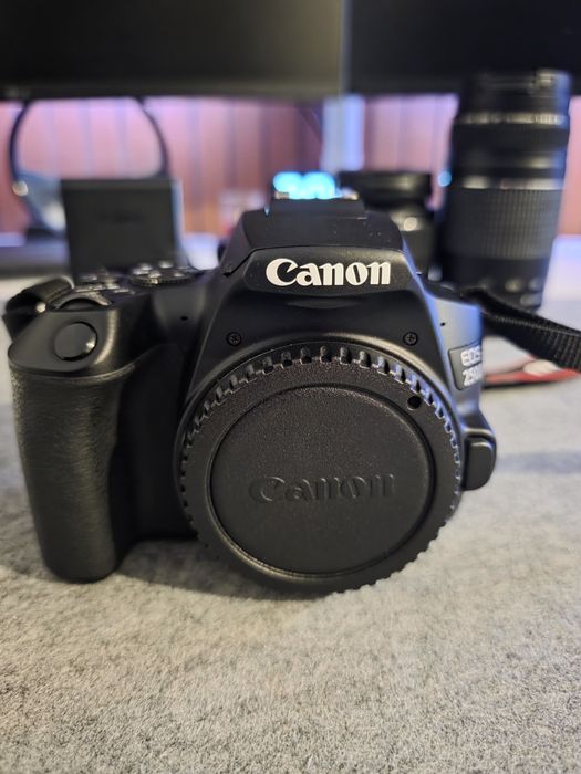 Câmera fotográfica Canon Eos 250D 2 lentes