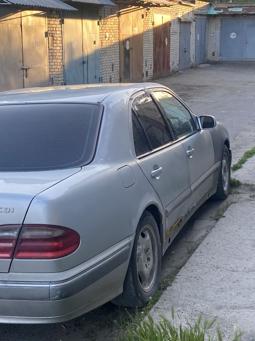 Mercedes Benz w 210 e 220 автомат
