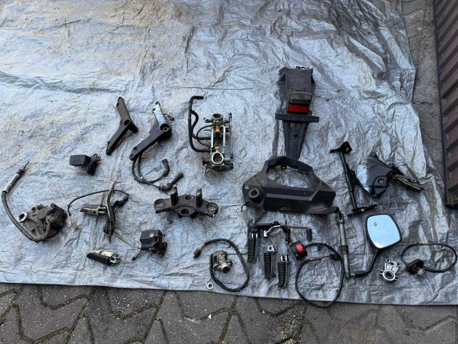 Suzuki dl 650 - 2012 rok część owiewki silnik lagi koło