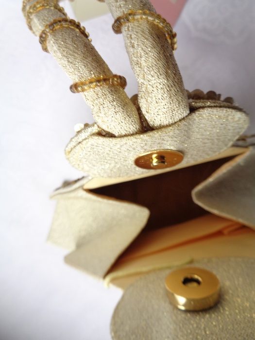 Malutka Torebka Wizytowa haftowana złotą nitką