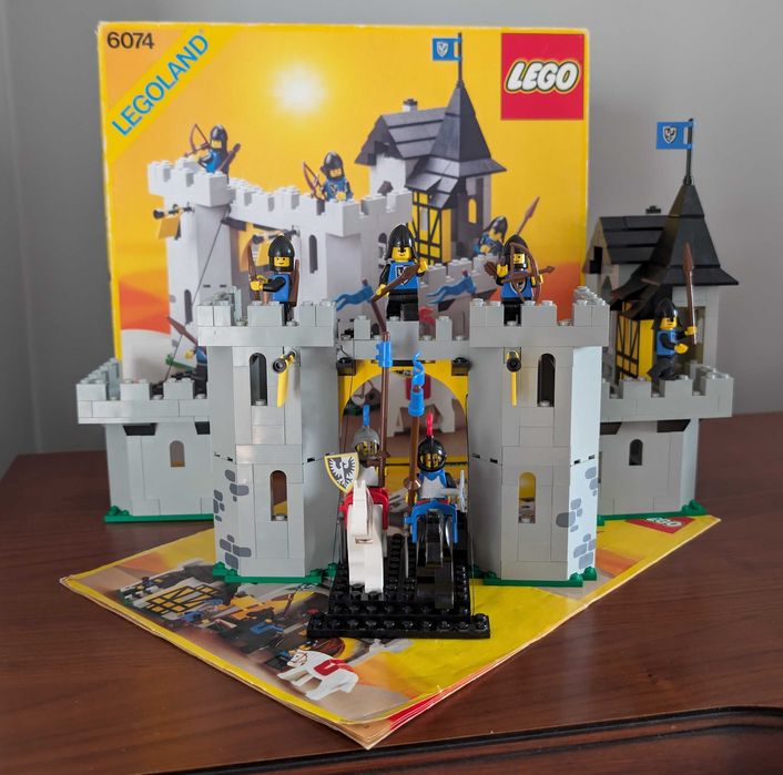 Lego 6074 Zamek Czarnego Sokoła z Pudełkiem