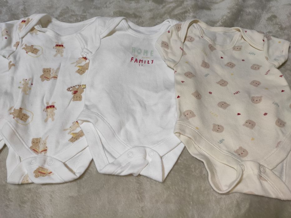 Набір стильних боді унісекс Primark 0-3 міс, стан ідеал