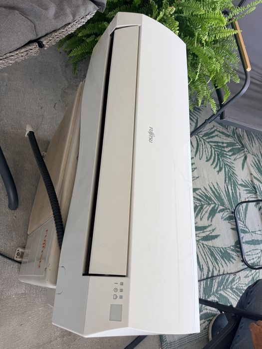 Ar Condicionado Fujitsu Inverter 12.000 BTU – Quente/Frio
