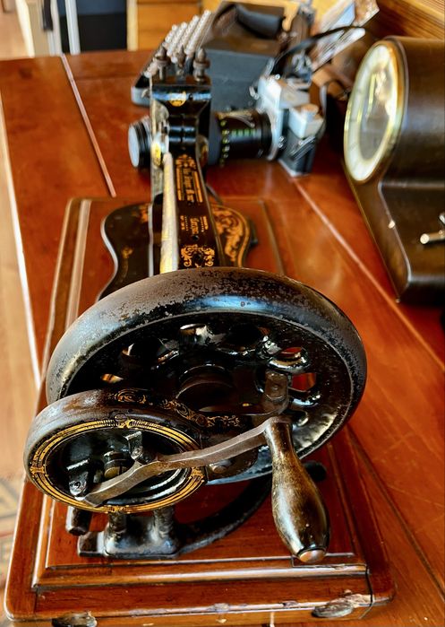 Antiga maquina costura 1886