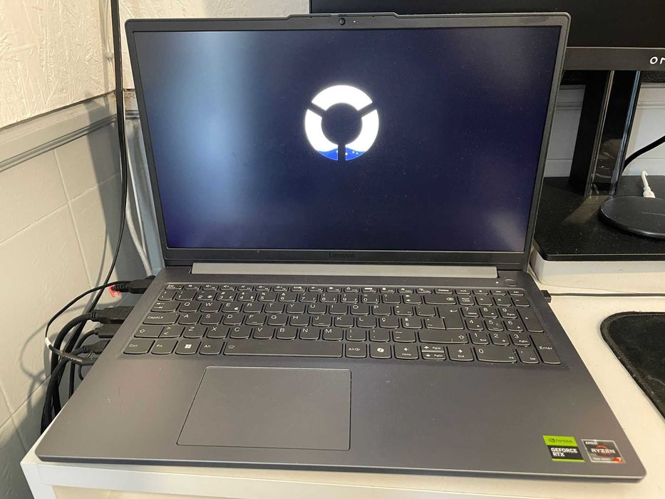 Portátil Gaming Lenovo LOQ 15ARP10  - Luna Grey