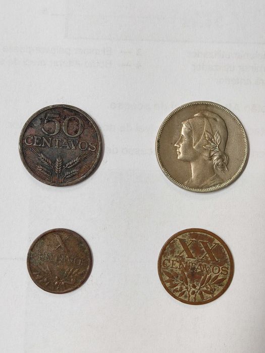 Quatro moedas portuguesas antigas