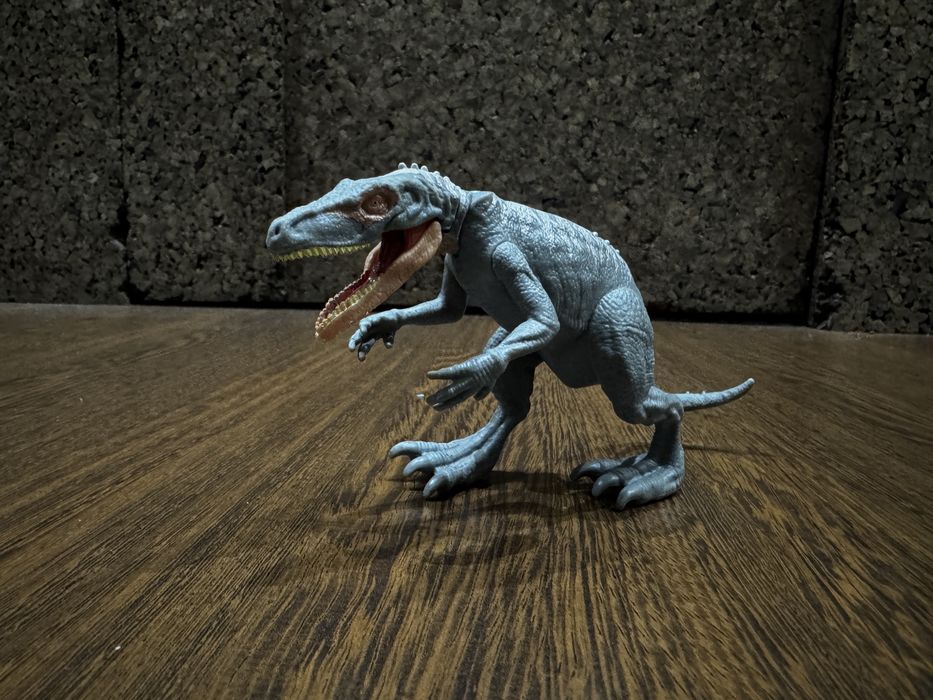 Conjunto de 4 dinossauros