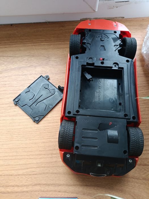 віддам іграшку машину