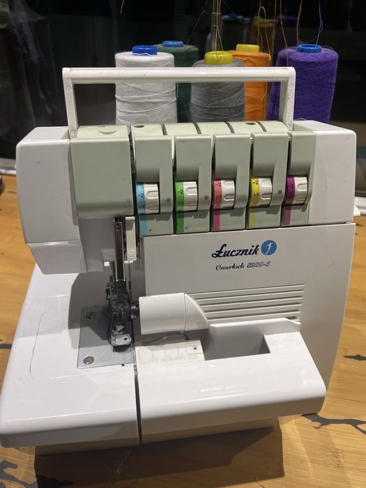 Overlok Łucznik 5 -nitkowy