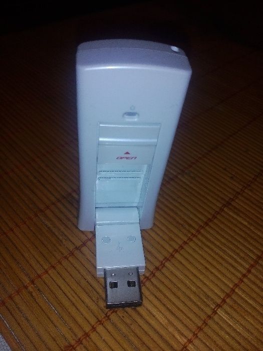3G USB модем Pantech UM175