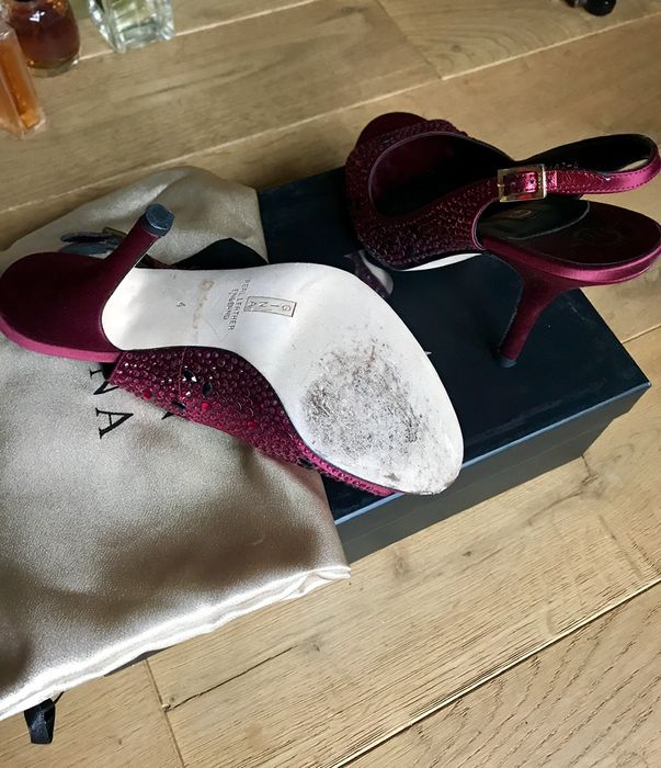 Продам босоножки Gina