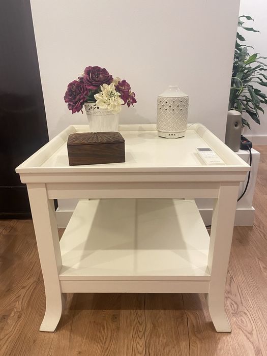 Mesa de centro em madeira maciça