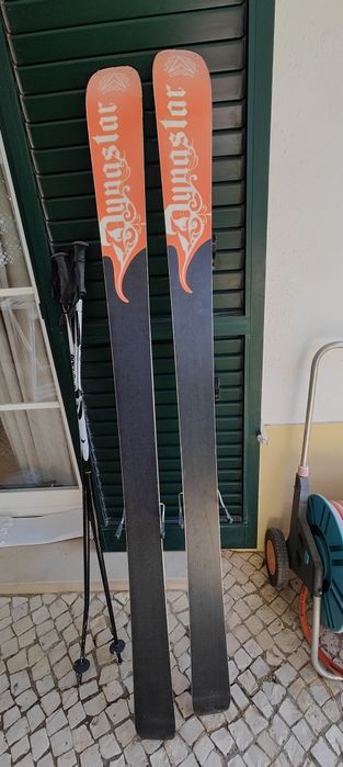 Skis Dynastar all mountain