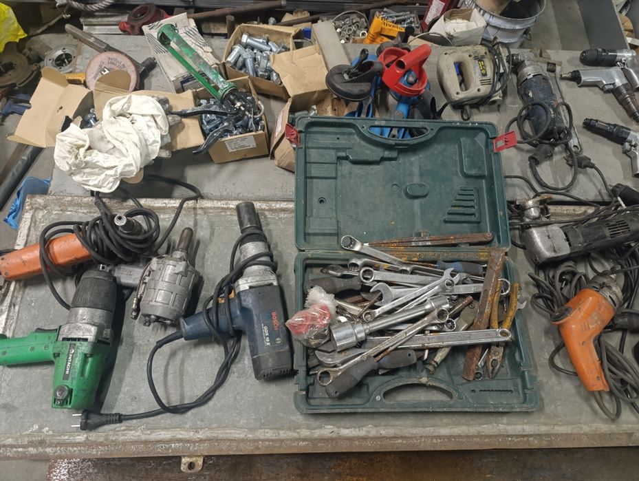 Máquinas e equipamentos de Construção Civil e Serralheria