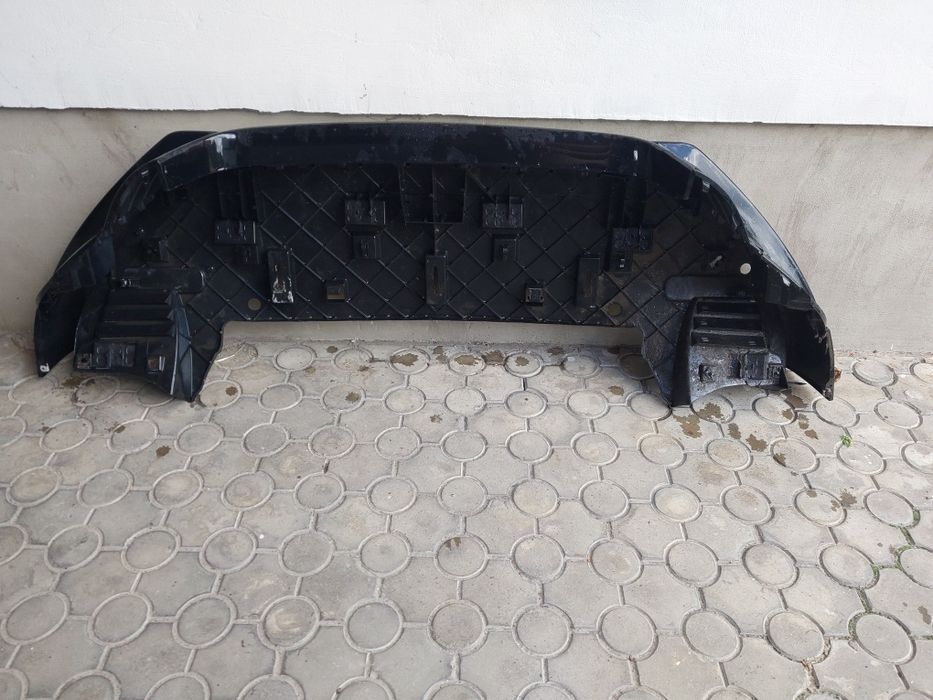 Губа бампера, захист бампера (дефект) Peugeot 5008 2011року