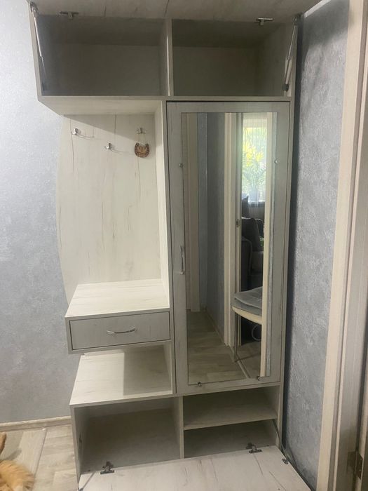 Продаю прихожу в дуже гарному стані