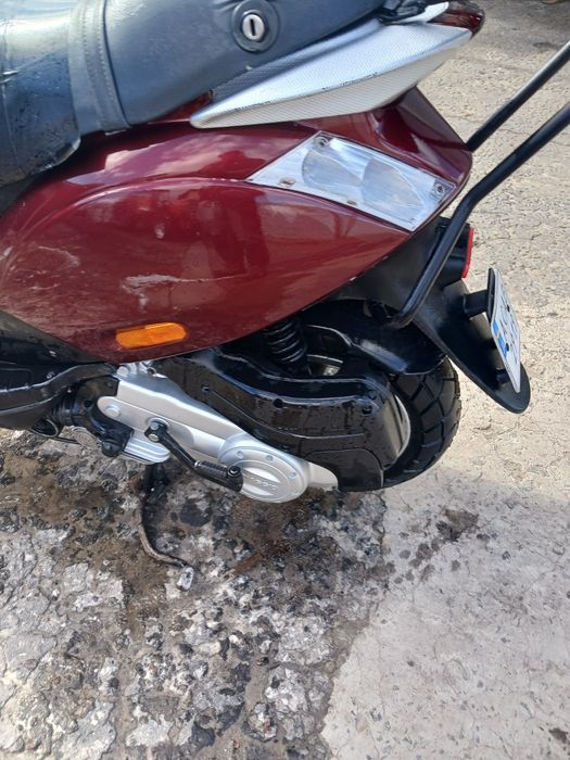Продам скутер Piaggio Zip 100