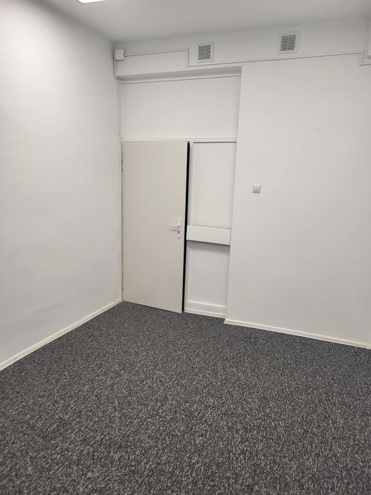 Biuro na wynajem Łódź Teofilów | 18m² | TeoPark Wersalska 47/75 | parking | recepcja | 24/7
