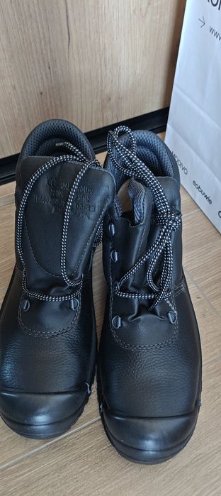 Buty zimowe  rozm 43 robocze ochronne ocieplane