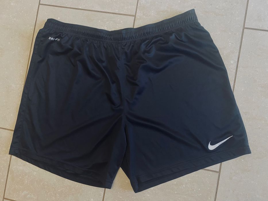 Nike Dri-Fit czarne krótkie spodenki sportowe, szorty XL swoosh męskie
