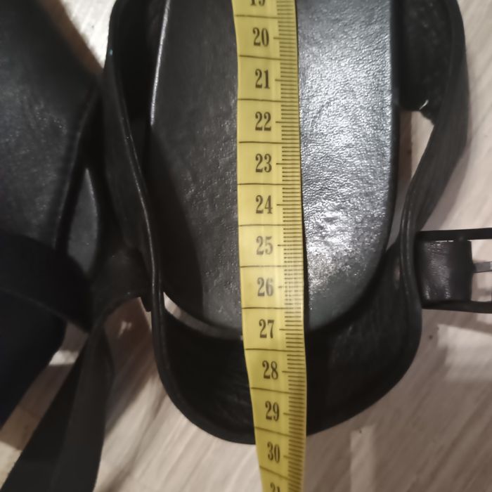 Sandały płaskie czarne skóra naturalna 41/26,5 cm