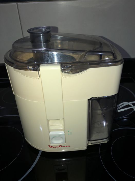 Centrifugadora/ Máquina de fazer sumos