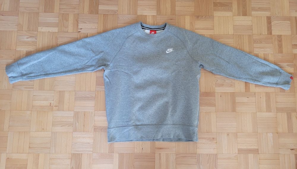 Szara bluza męska bez kaptura Nike rozmiar M