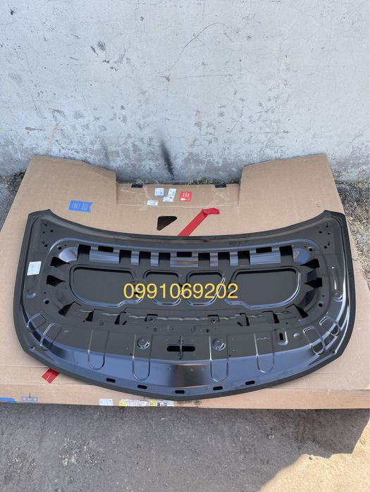 Chevrolet Bolt EUV капот