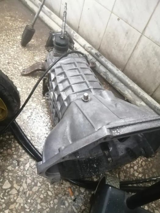 Продам коробку ваз класіка є 4 ст є 5 ступка є багато запчатин на жиги