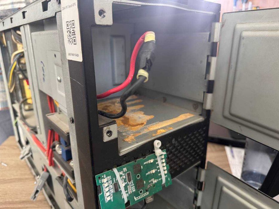 Несправний ДБЖ APС UPС 5000 (Smart-UPS RT 5000VA)