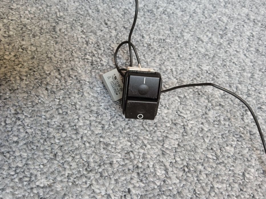 Wyłącznik do odkurzacza Karcher.