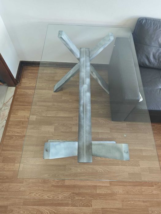 Mesa de jantar em excelente estado