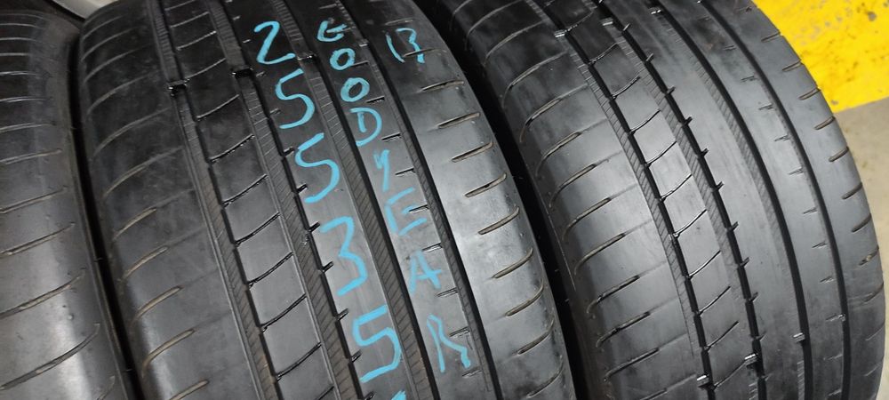 Pneus 225/40/19 e 255/35/19 semi novos
