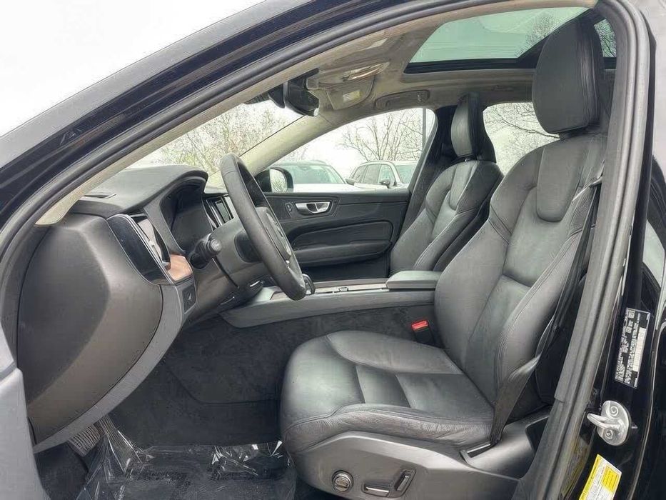 Volvo Xc60      2023