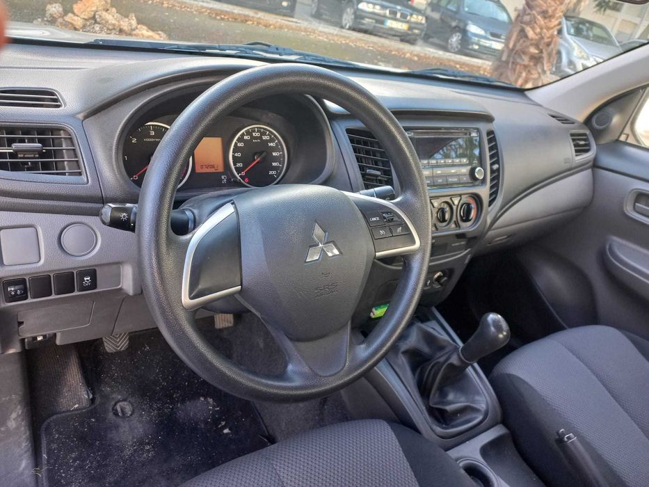MITSUBISHI L200 4x2 ANO 2015