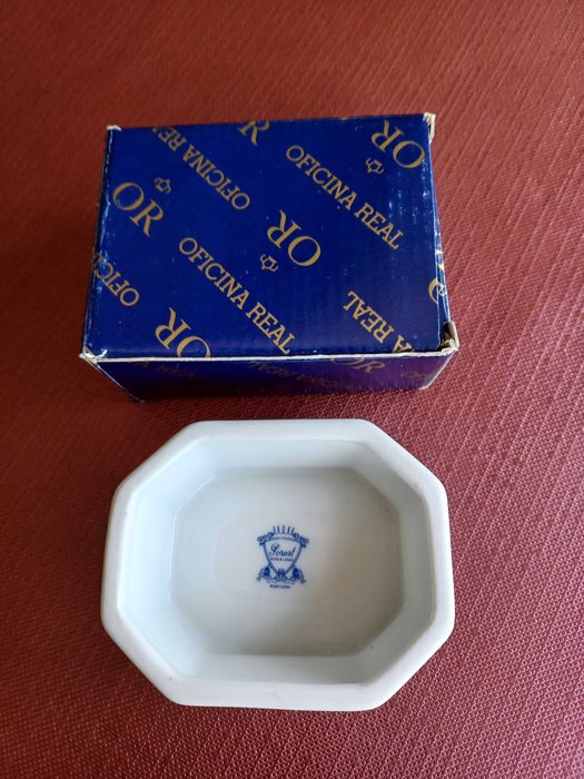 Peça em porcelana - Oficina Real - NOVA