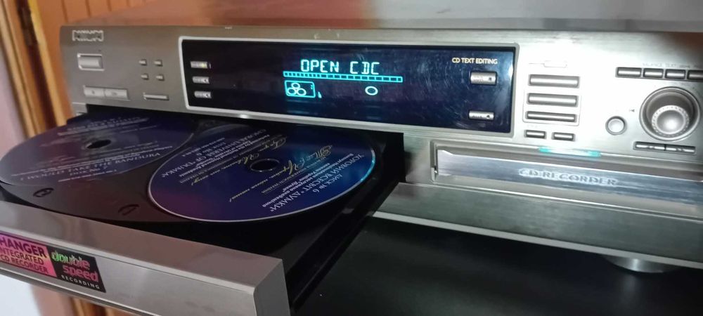 Gravador de CDs Philips CDR 786