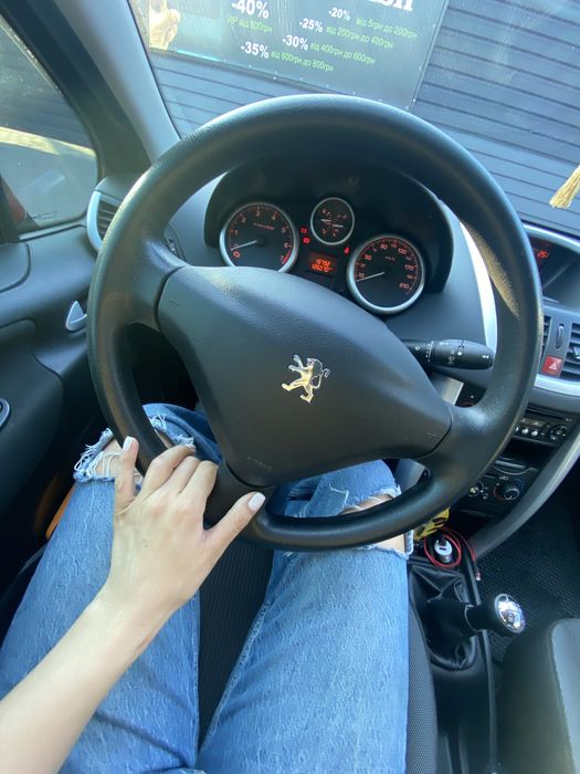 Ідеальний стан Peugeot 207