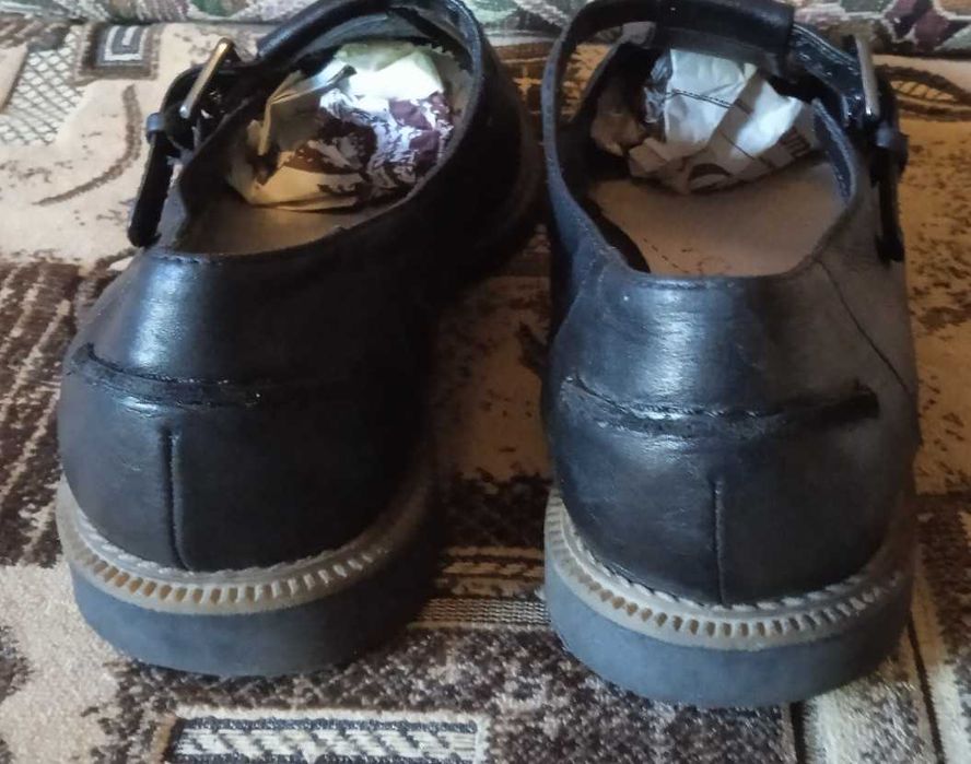 Продам стильні шкіряні туфлі Clarks устілка 25,5 см
