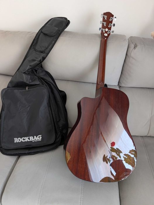 Guitarra semi acústica Fender CD 60CE