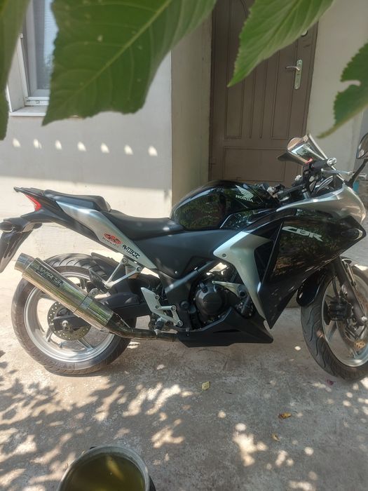 Продам мотоцикл Honda CBR250R