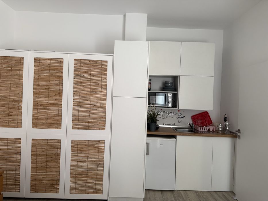 Quarto individual com WC e cozinha
