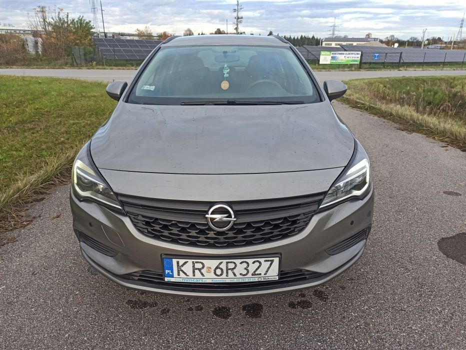 Opel Astra polski salon