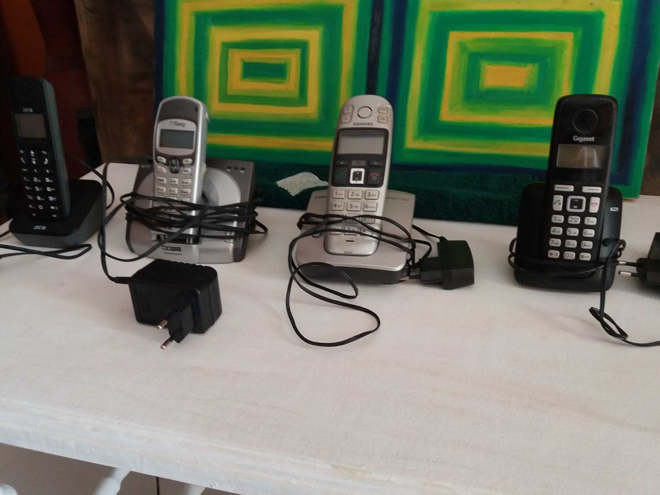 Teclados ratos telefones e telémoveis