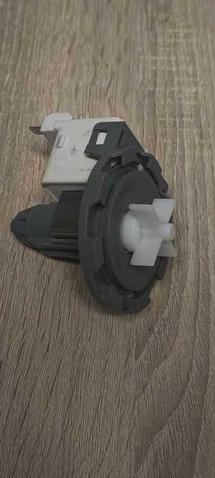 Pressostatos e bombas de drenagem para máquinas lavar louça