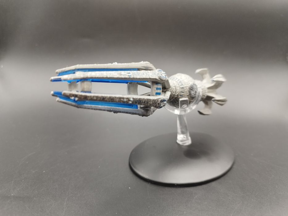 Eaglemoss Star Trek  Krenim Temporal Weapon Ship Starship & Mag.