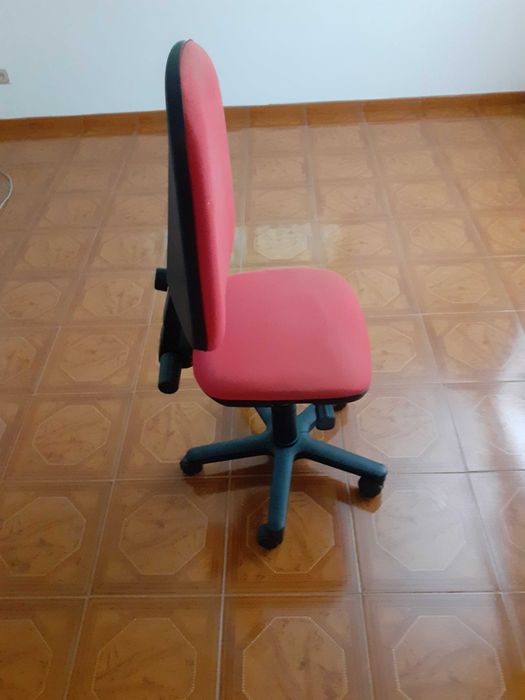 Cadeira e Secretária